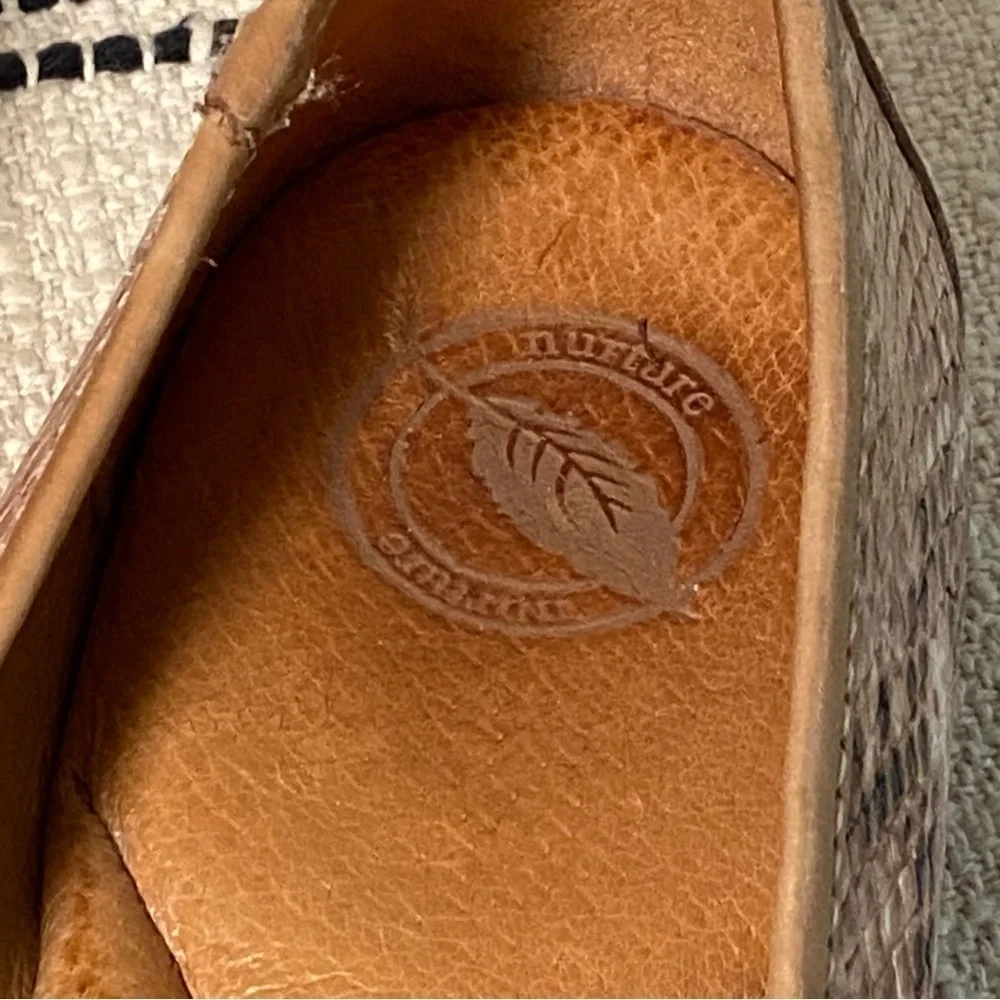 NURTURE / Tan Snake Skin Flats with Buckle on Toe Size 8.5M